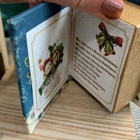 Mr. Christmas Musical Songbook Ornaments Set Of 4 Plays 1 Wind-Up Song - Picture 10 of 17